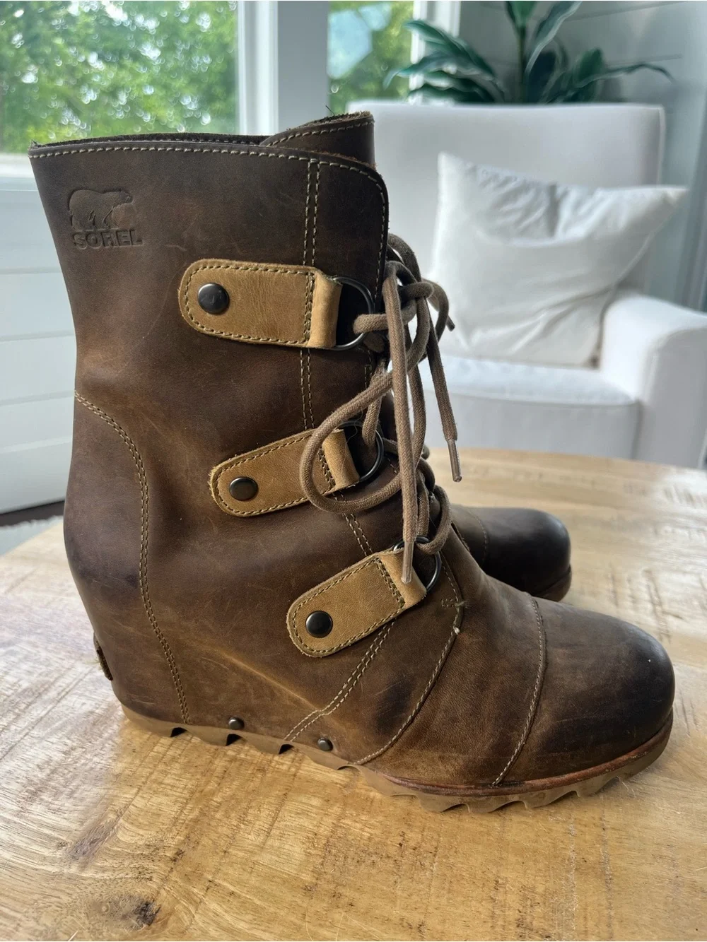 Sorel Joan of Arctic Wedge Mid Boots in brown leather sz 8